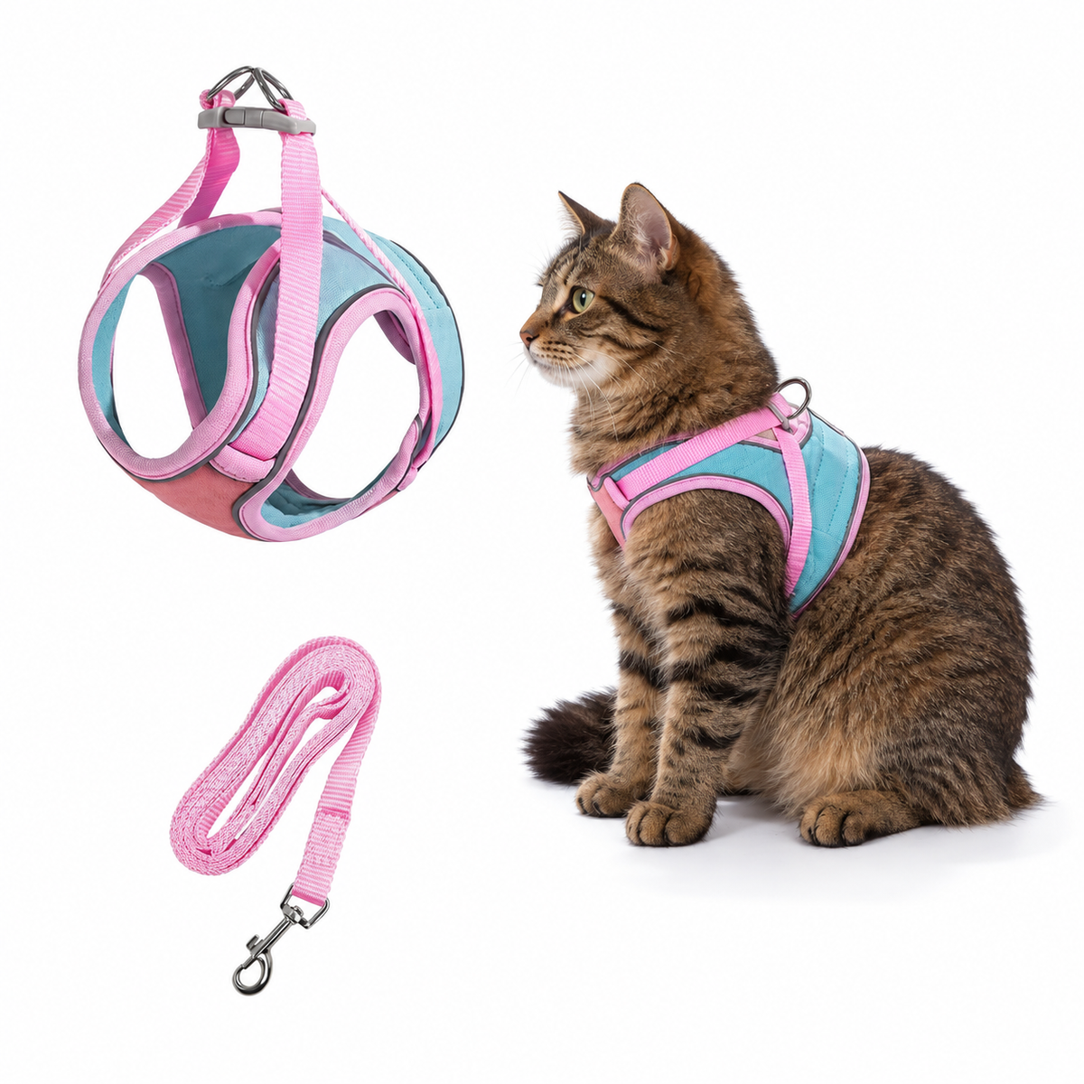 Kato kattenharnas roze met contrasterende tabby kat op witte achtergrond